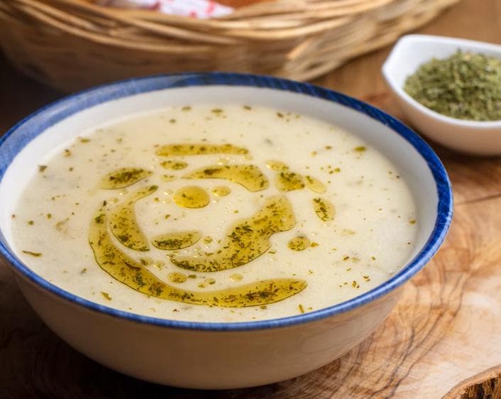 Yayla Çorbası Tarifi: Yoğurdu Kesilmeyen, Tam Ölçülü ve Naneli